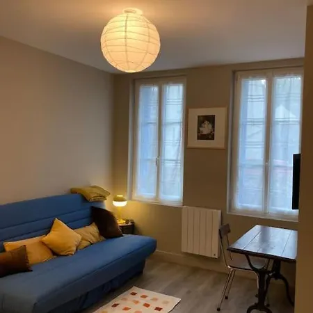 Apartment Les Volets Bleus