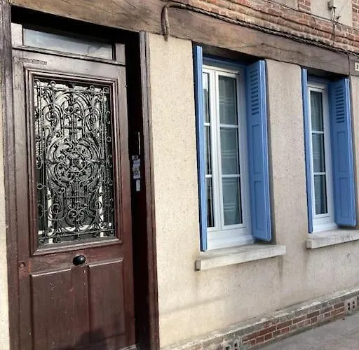 Les Volets Bleus Apartamento *